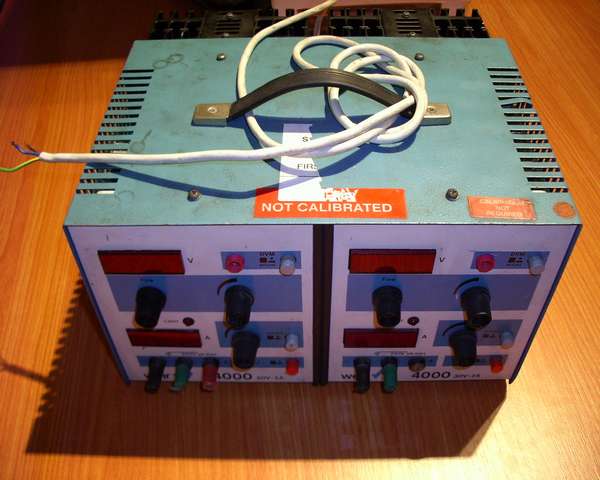 Aspecto de la Fuente de Alimentación a su recepción